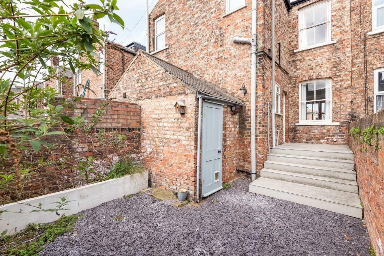 Charming Base For 5 Near Bishy Rd Pass The Keys Apartment York